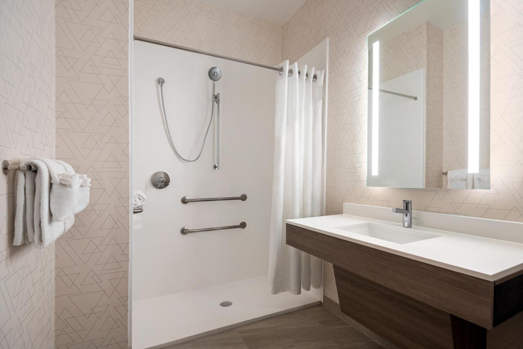 Holiday Inn Express & Suites Mobile West I-10 By Ihg Тилманс-Корнер Экстерьер фото