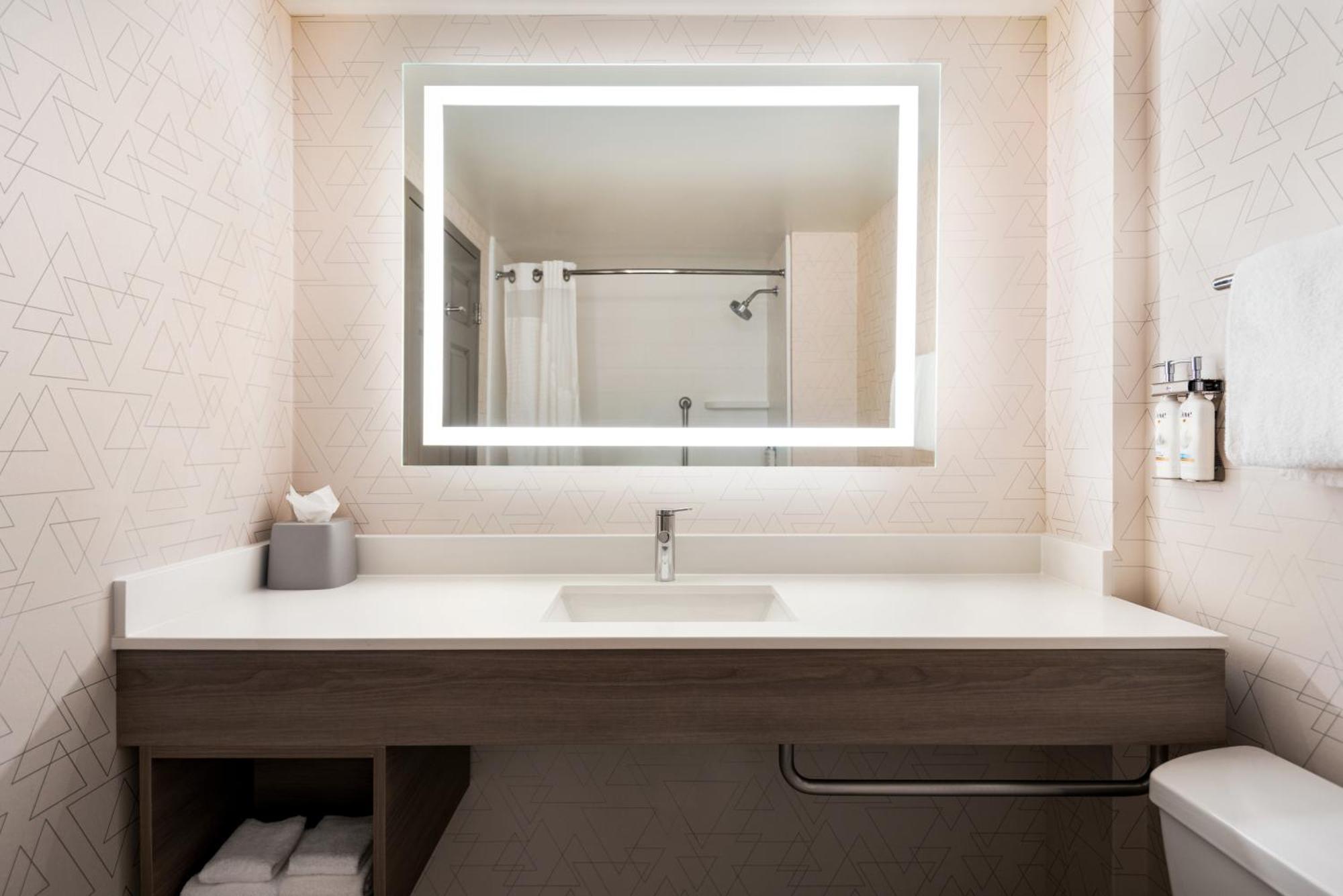Holiday Inn Express & Suites Mobile West I-10 By Ihg Тилманс-Корнер Экстерьер фото